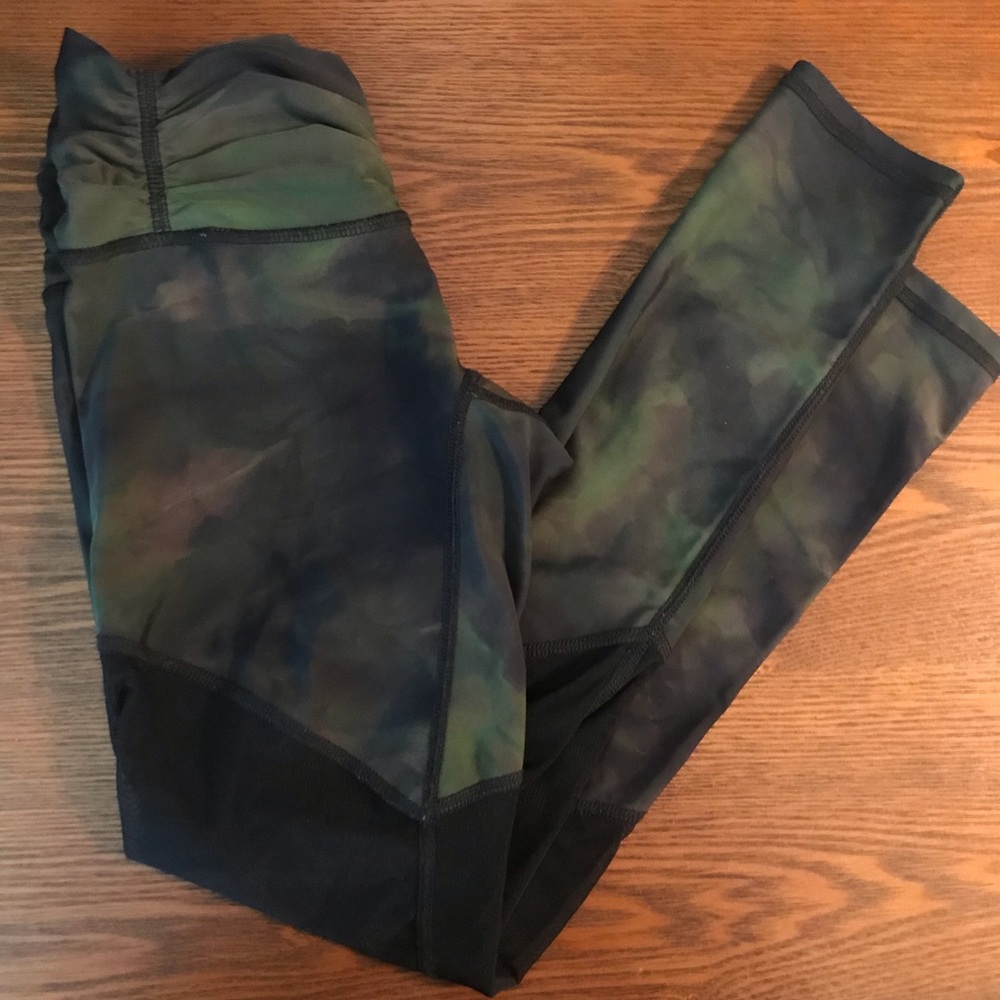 CARBON38 Echo leggings in camo